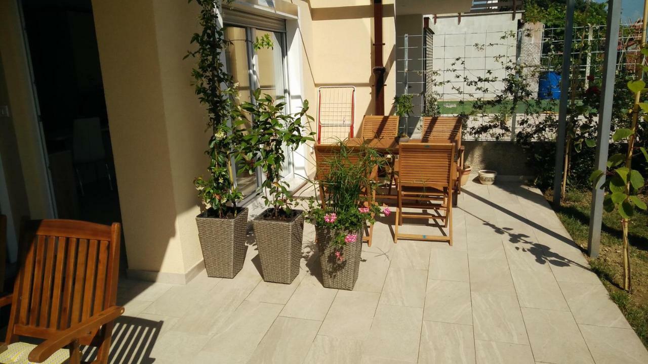 Garden View Apartments Ankaran Buitenkant foto